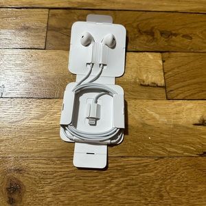 Apple Corded Headphones NWOT